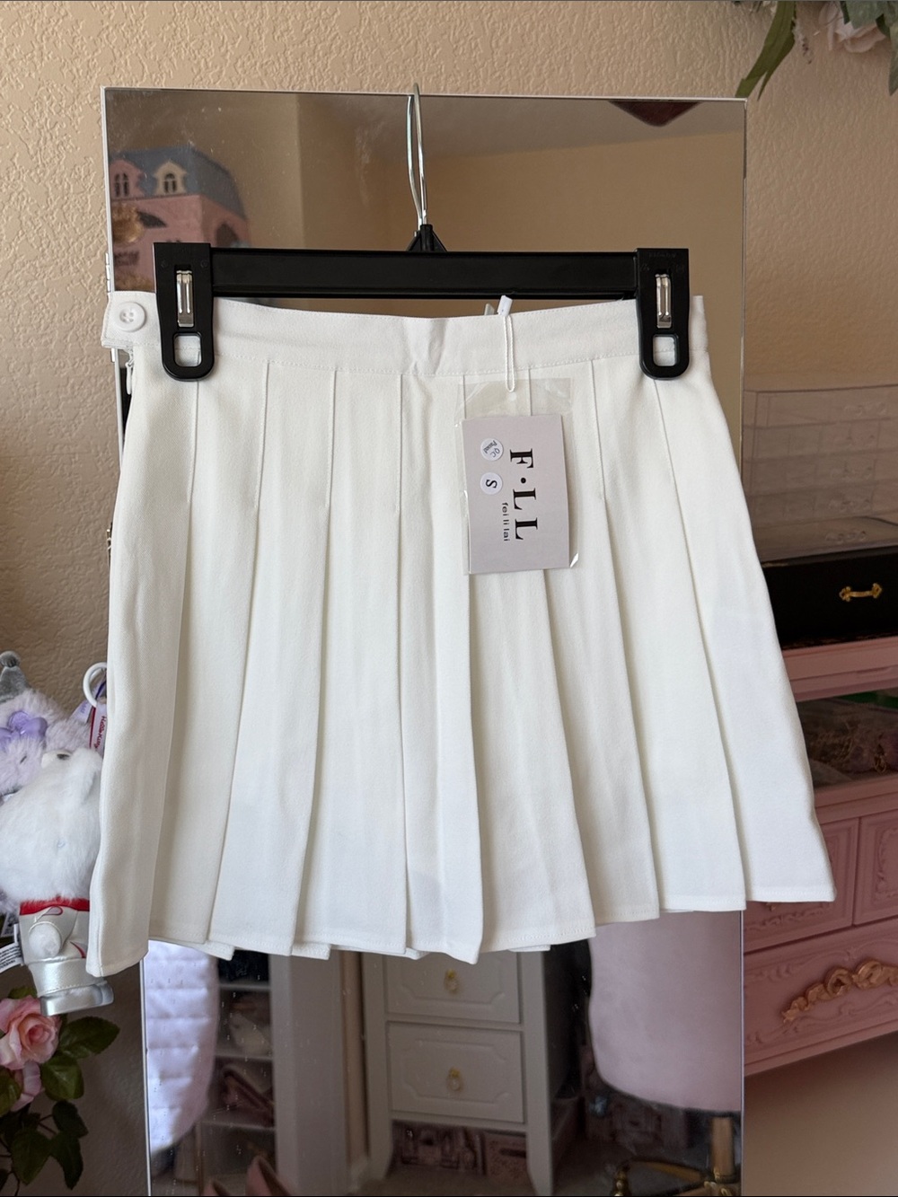 YesStyle White Pleated Mini Skirt